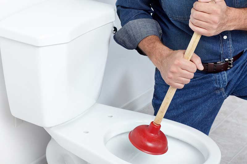 چگونه گرفتگی توالت فرنگی را برطرف کنیم؟